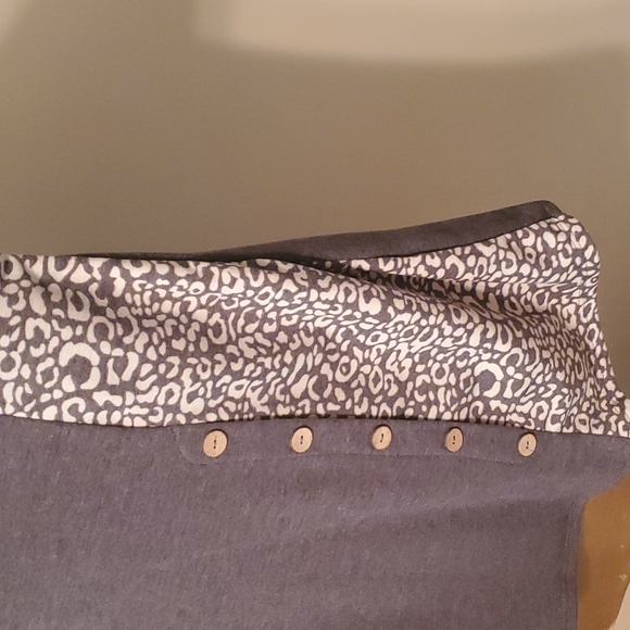 Top - Picture 2 of 5